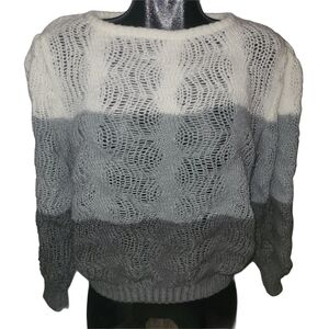 Vintage Jeff Laurent Women's Gray and White Light Wavy Knit Puff Sleeve Sweater
